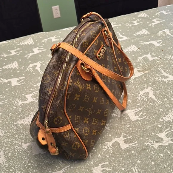 Louis Vuitton Monogram Canvas Bag - Picture 5 of 5